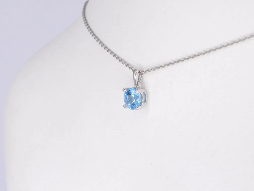 White gold pendant with topaz - Image 3