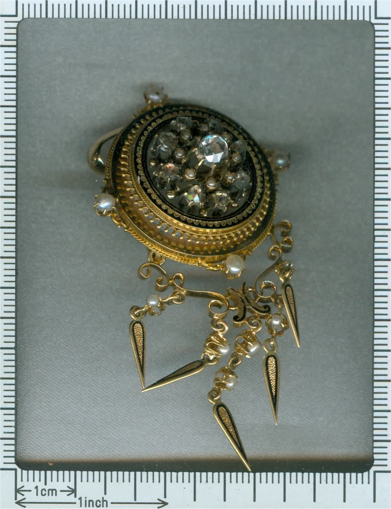 Victorian versatility: the double charm of a brooch-pendant from the 1860s  - Image 8