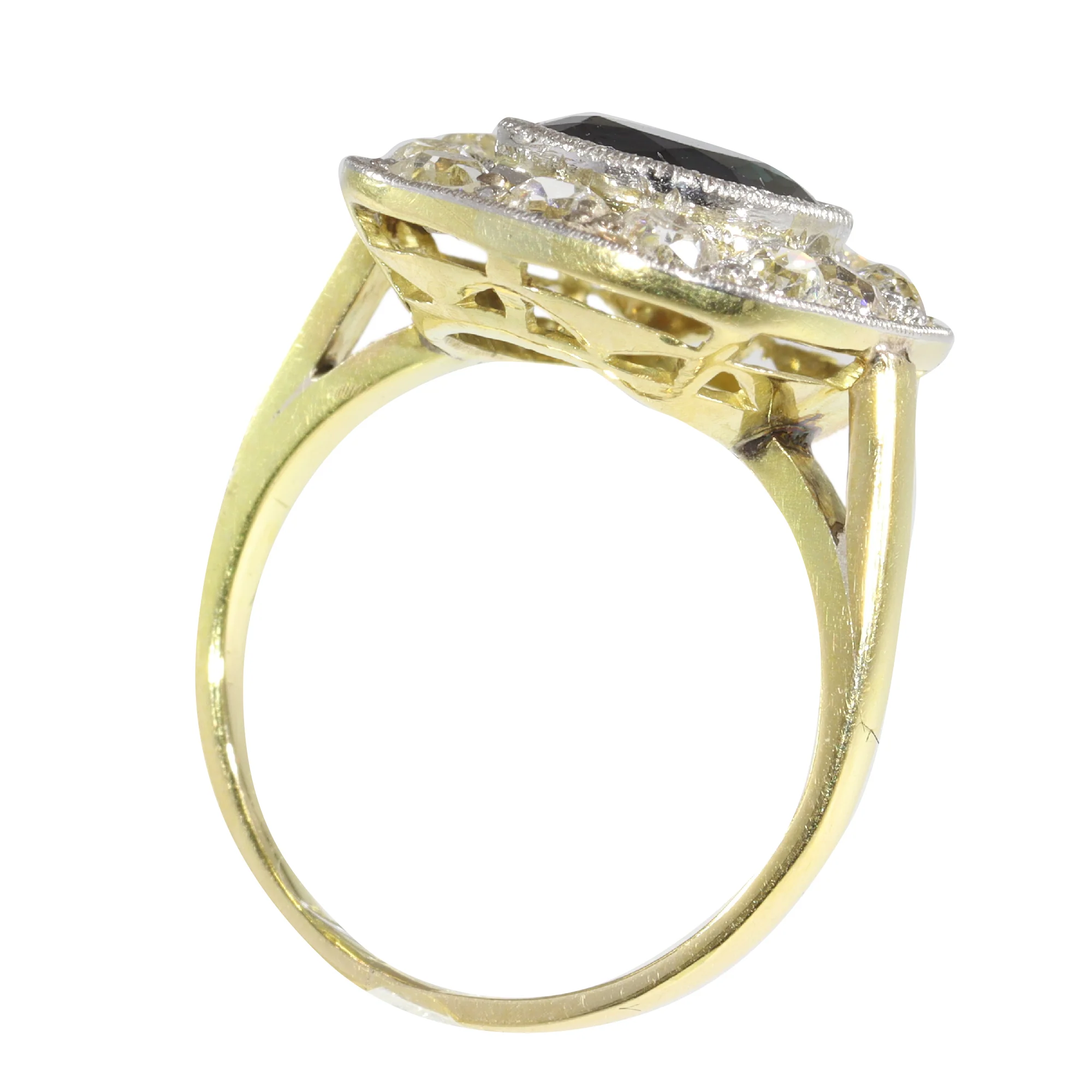Old World Charm: a Belgian vintage ring for a timeless bond  - Image 10