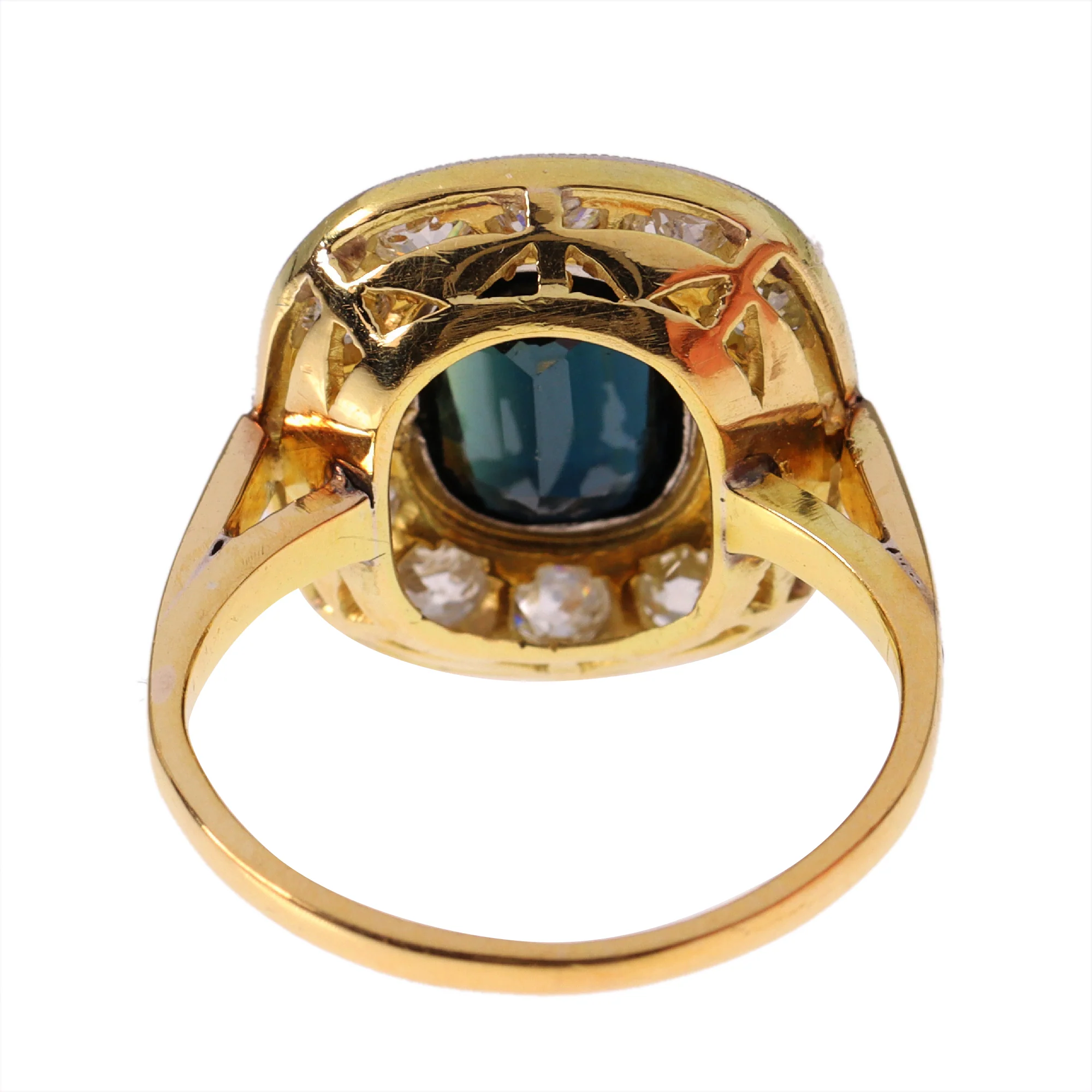 Old World Charm: a Belgian vintage ring for a timeless bond  - Image 13