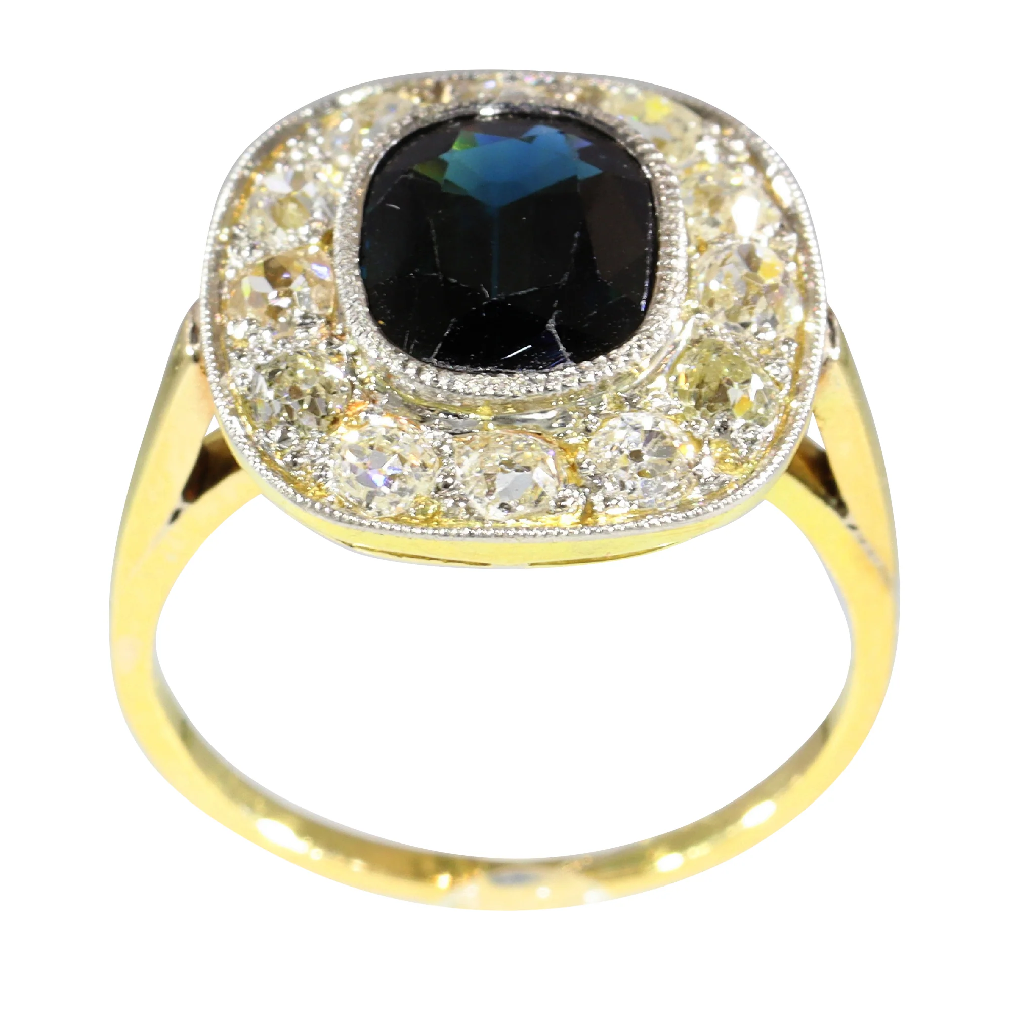 Old World Charm: a Belgian vintage ring for a timeless bond  - Image 5