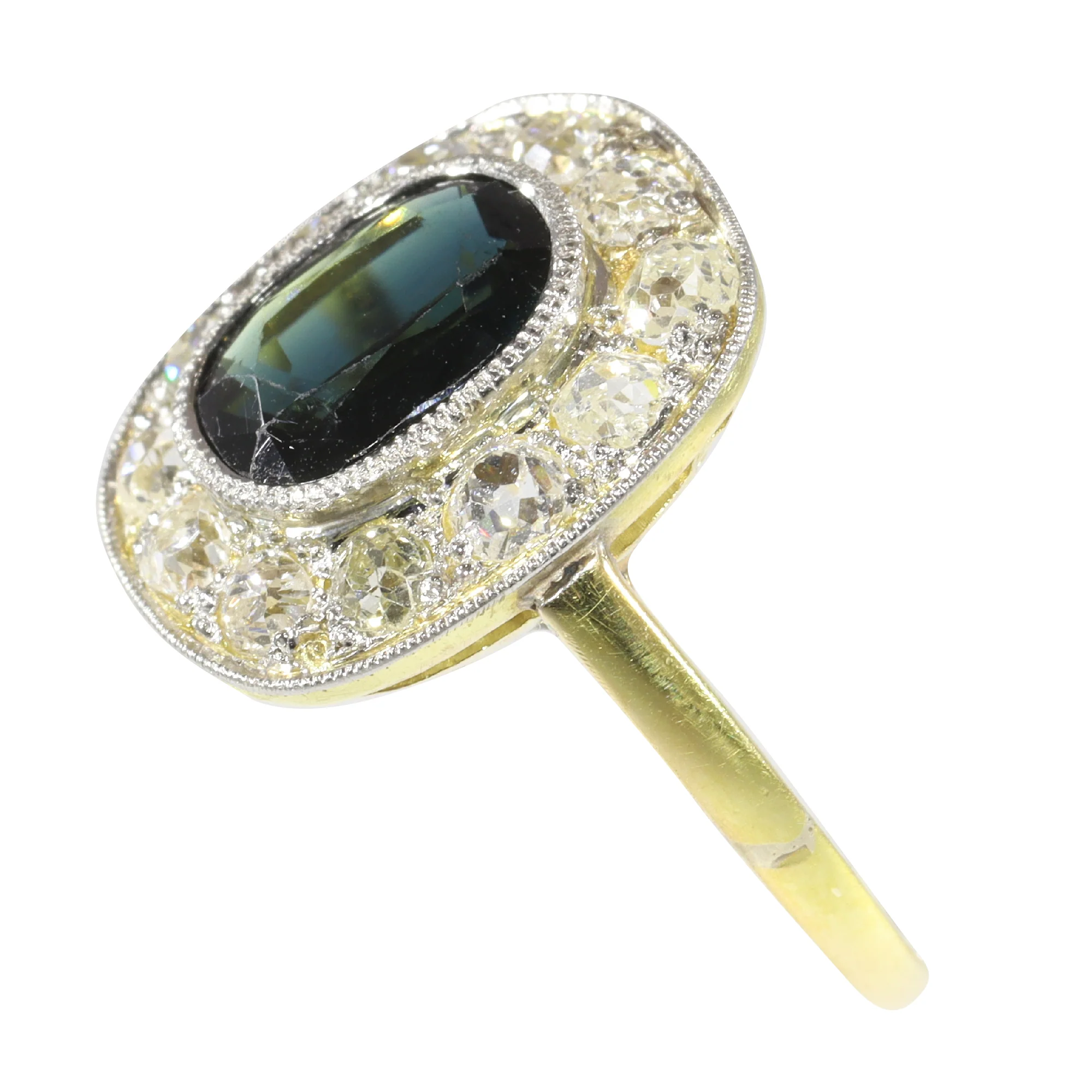 Old World Charm: a Belgian vintage ring for a timeless bond  - Image 8