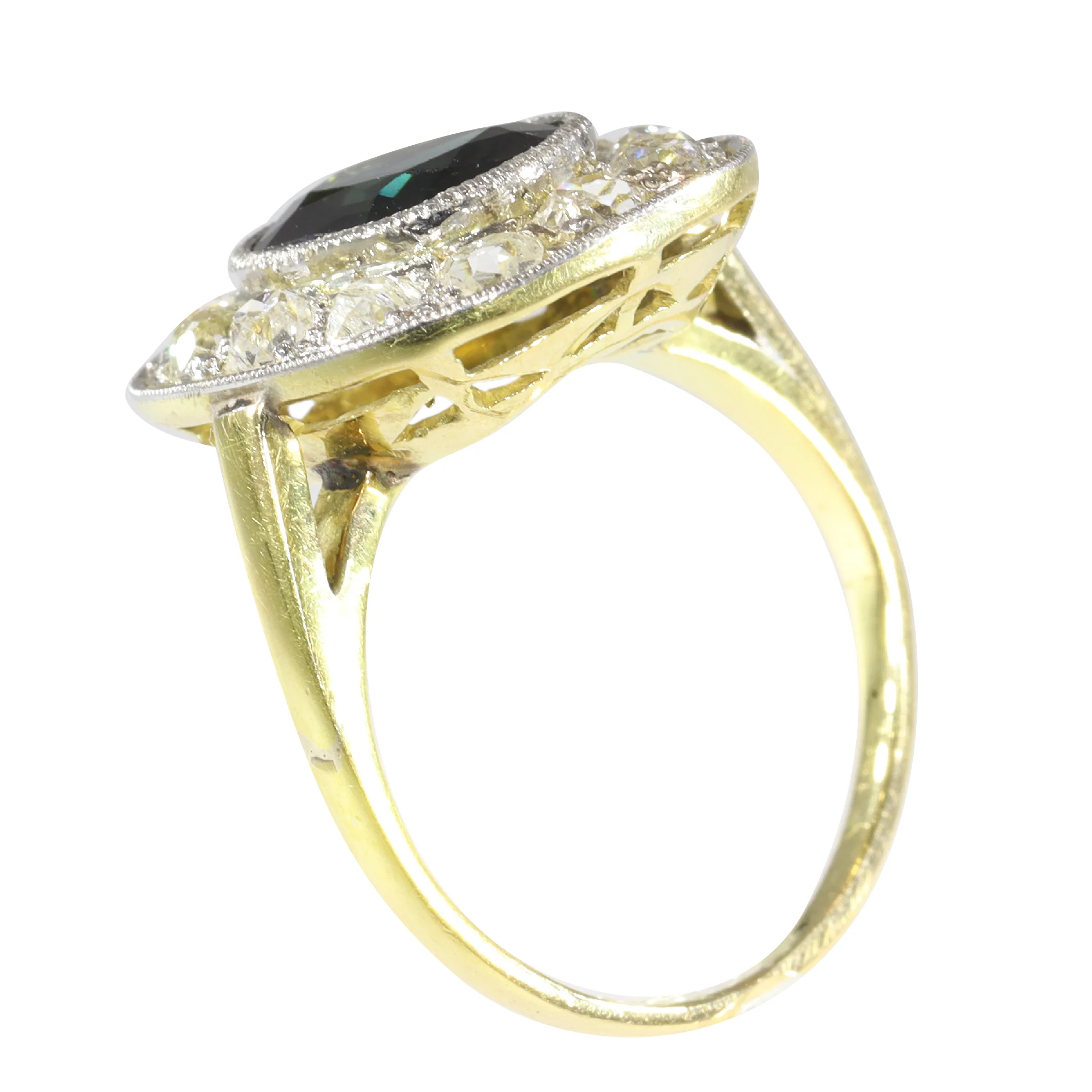 Old World Charm: a Belgian vintage ring for a timeless bond  - Image 9