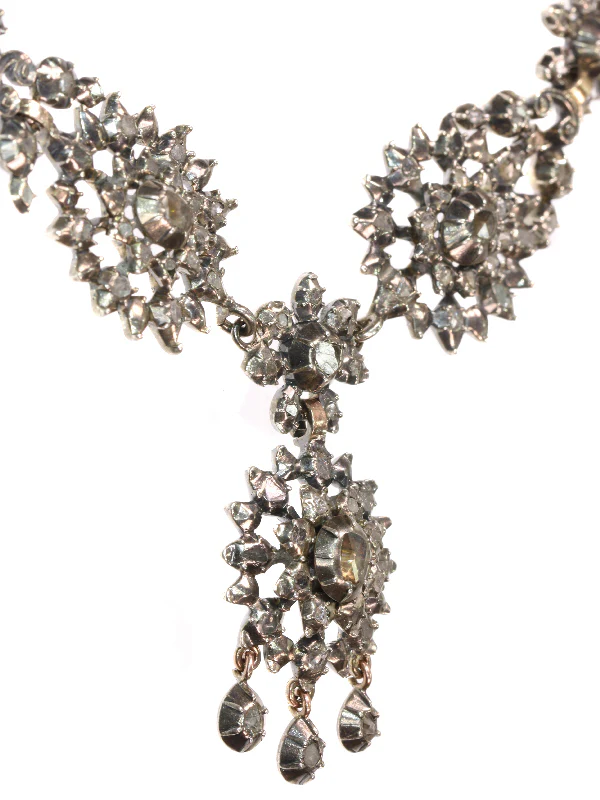 A father's love: the Victorian diamond garland necklace from the 1850s  - Image 4