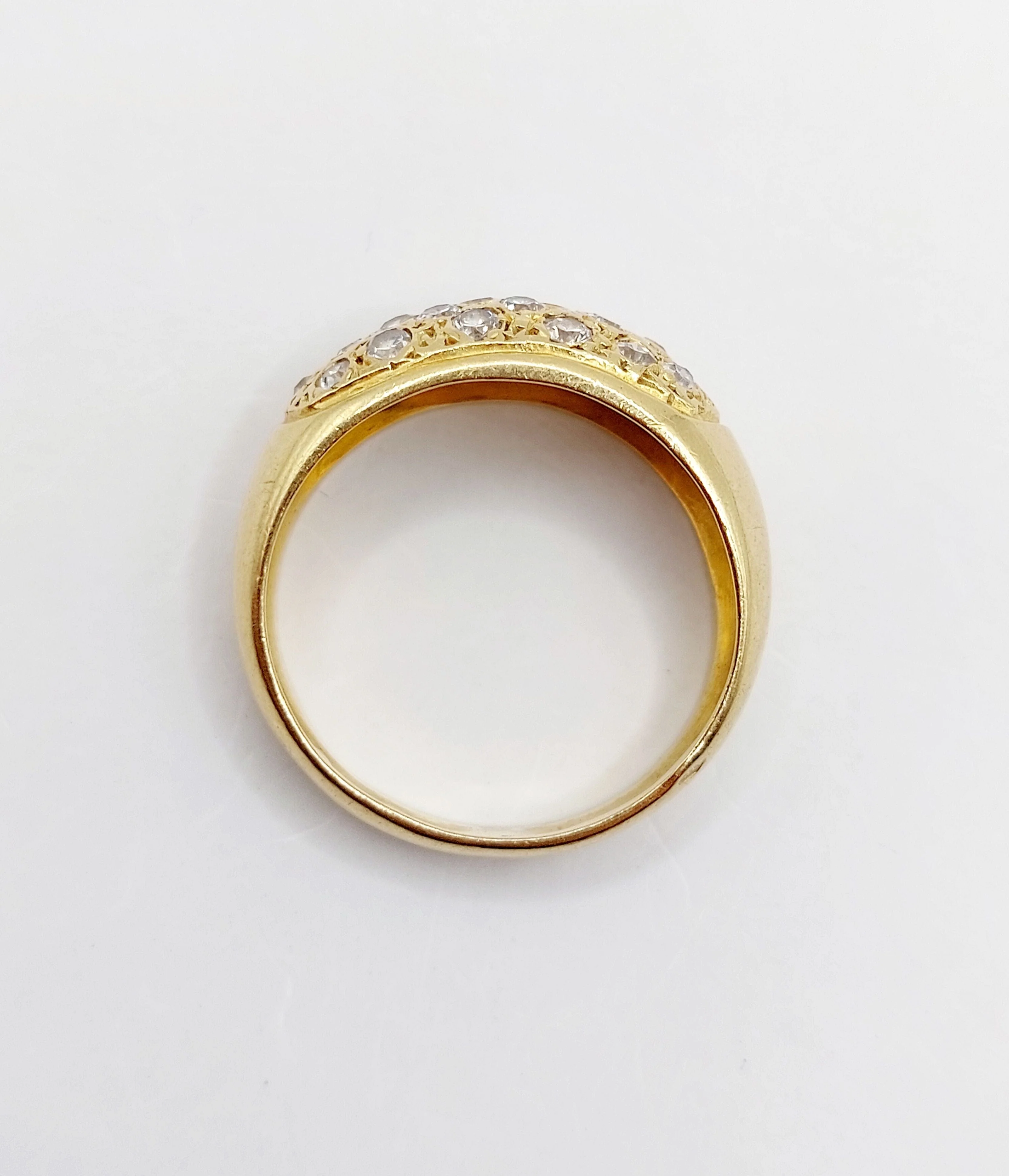 18k yellow gold domed bangle ring paved with 0.65 carats of brilliant-cut diamonds - Image 12