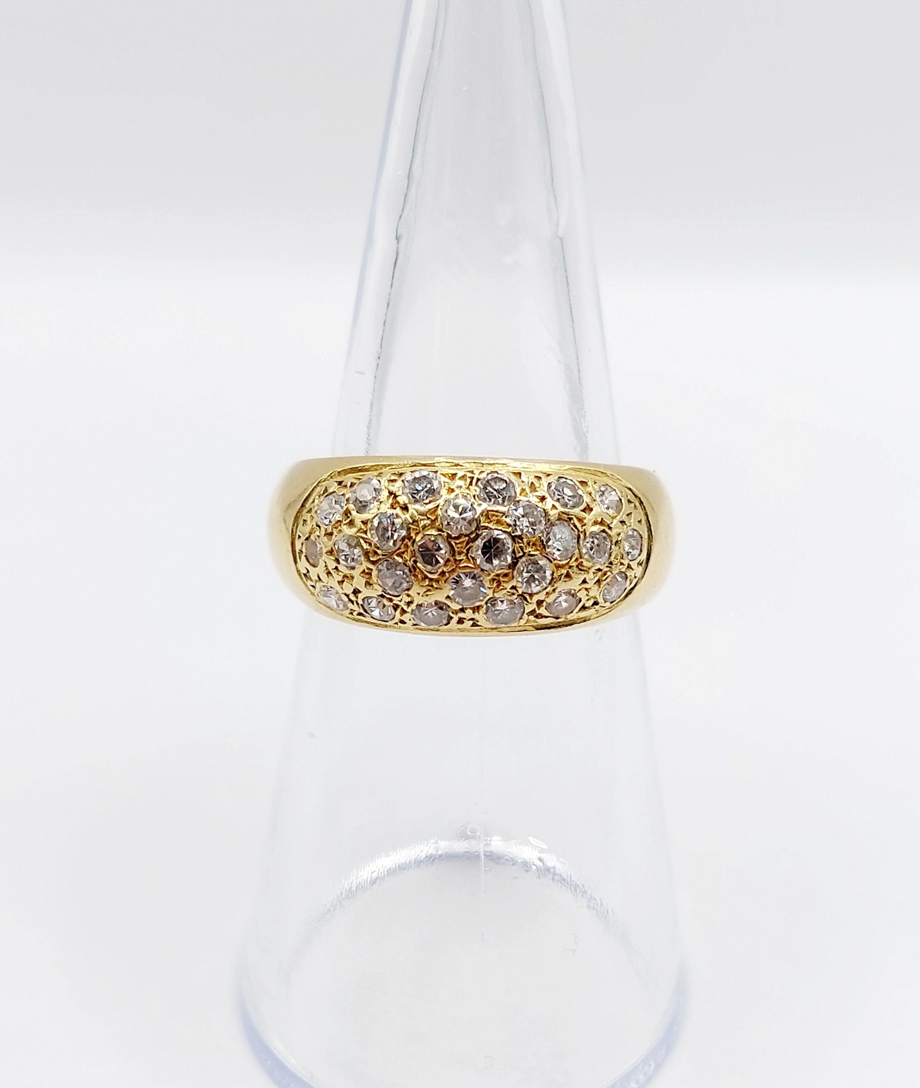 18k yellow gold domed bangle ring paved with 0.65 carats of brilliant-cut diamonds - Image 6