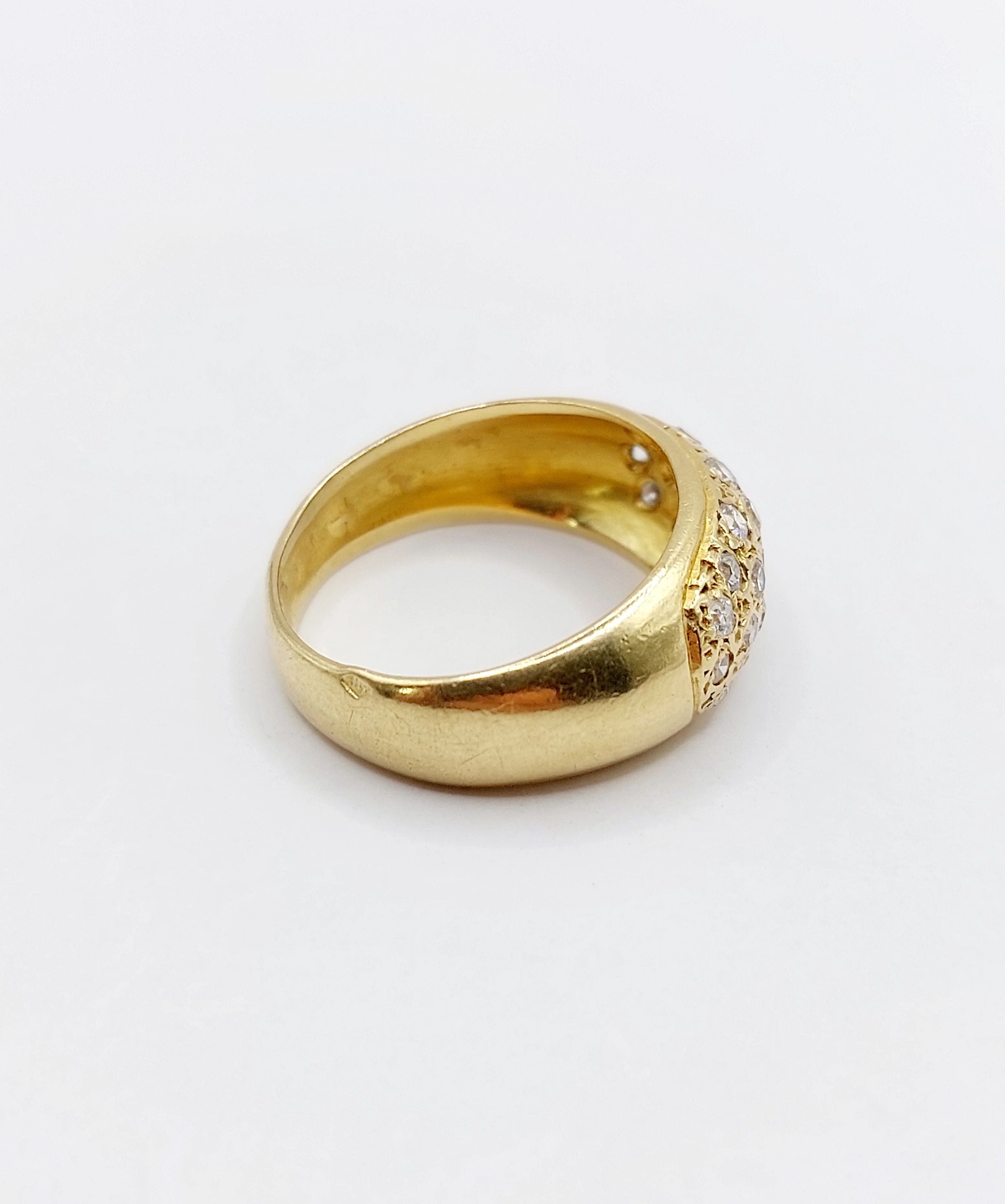 18k yellow gold domed bangle ring paved with 0.65 carats of brilliant-cut diamonds - Image 8