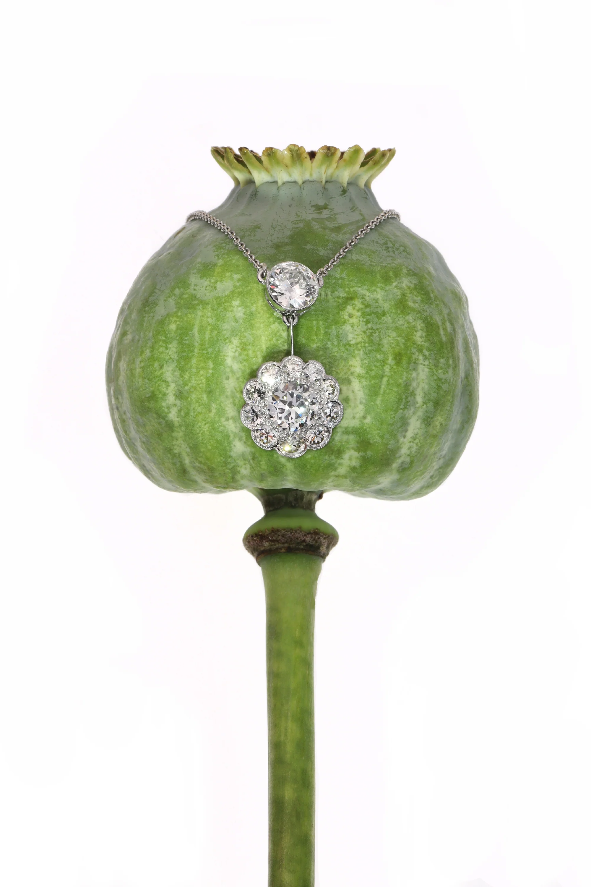 Rêverie Art Deco: Old-cut diamond pendant from the 1950s with an elegance of 4.27 ct  - Image 3