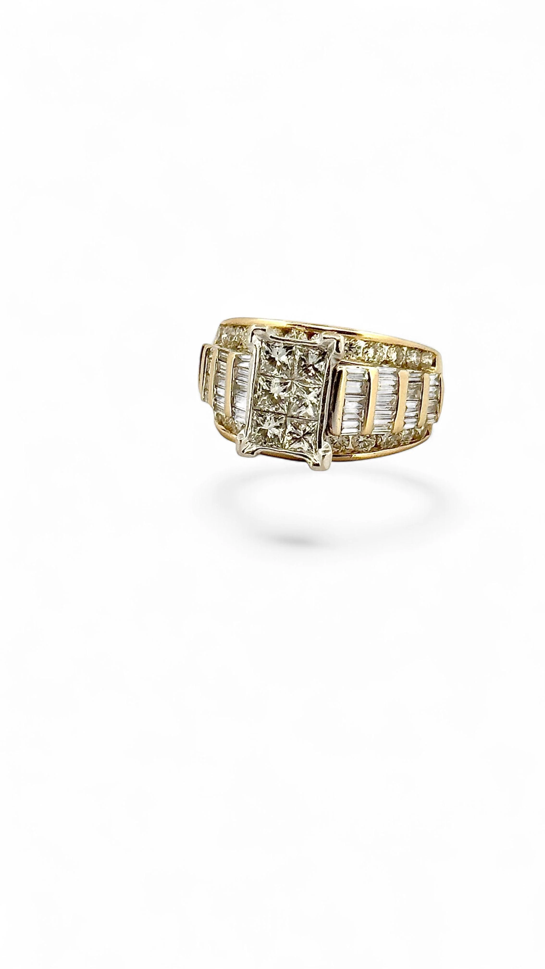 14-carat two-tone gold ring with natural diamonds  - Image 9