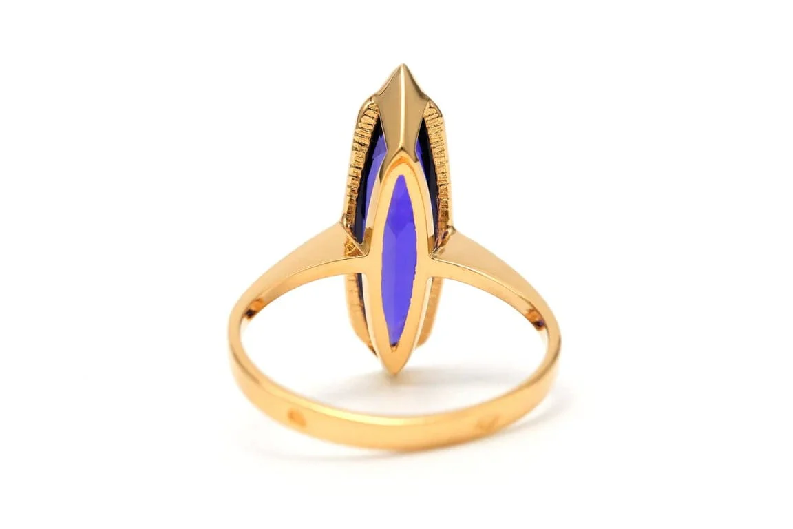 Contemporary ring set with an amethyst in 18-carat yellow gold  - Image 4