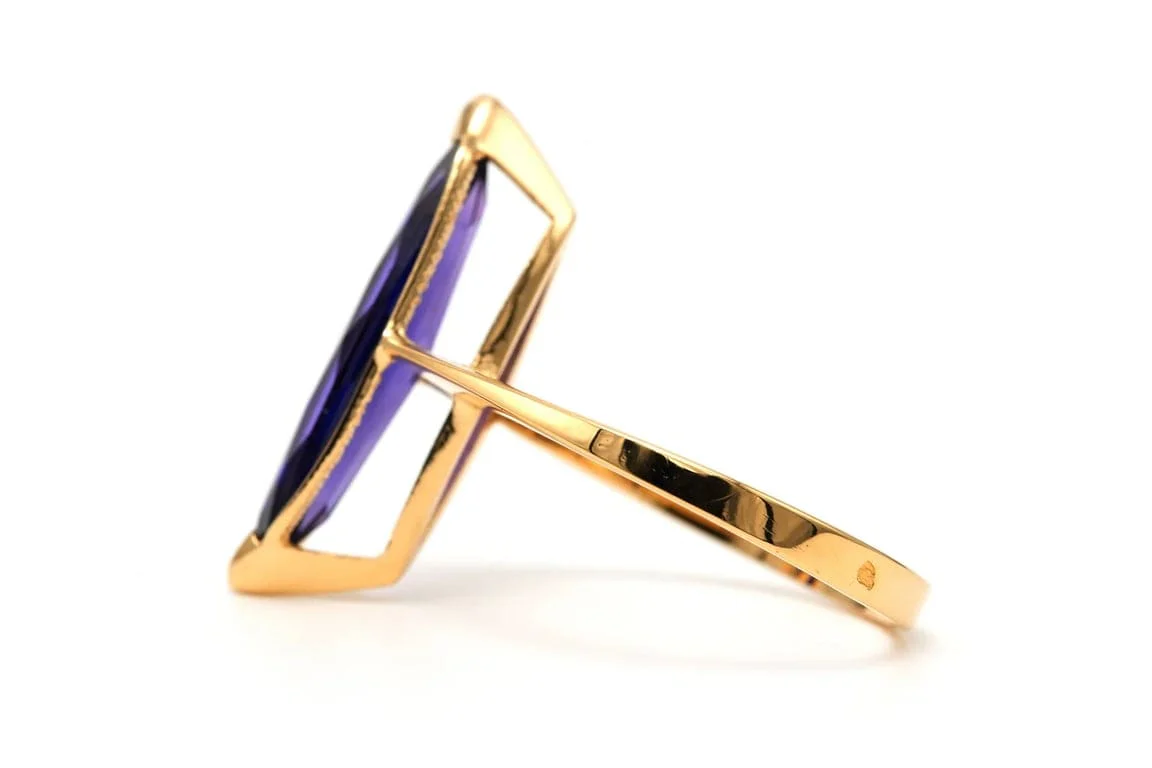 Contemporary ring set with an amethyst in 18-carat yellow gold  - Image 6