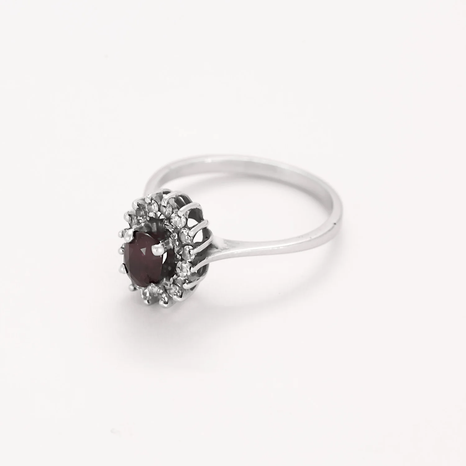 White gold ring Daisy with diamonds and rubies  - Image 3
