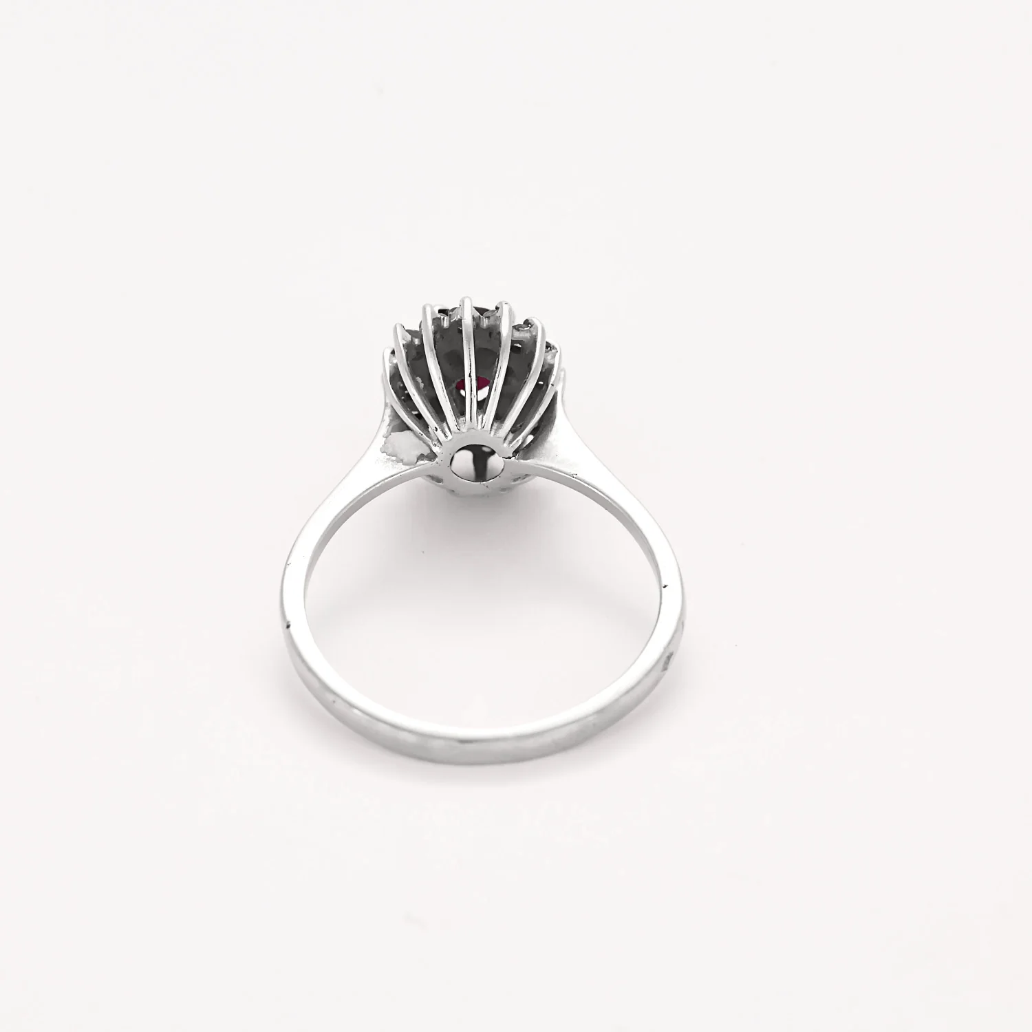 White gold ring Daisy with diamonds and rubies  - Image 6