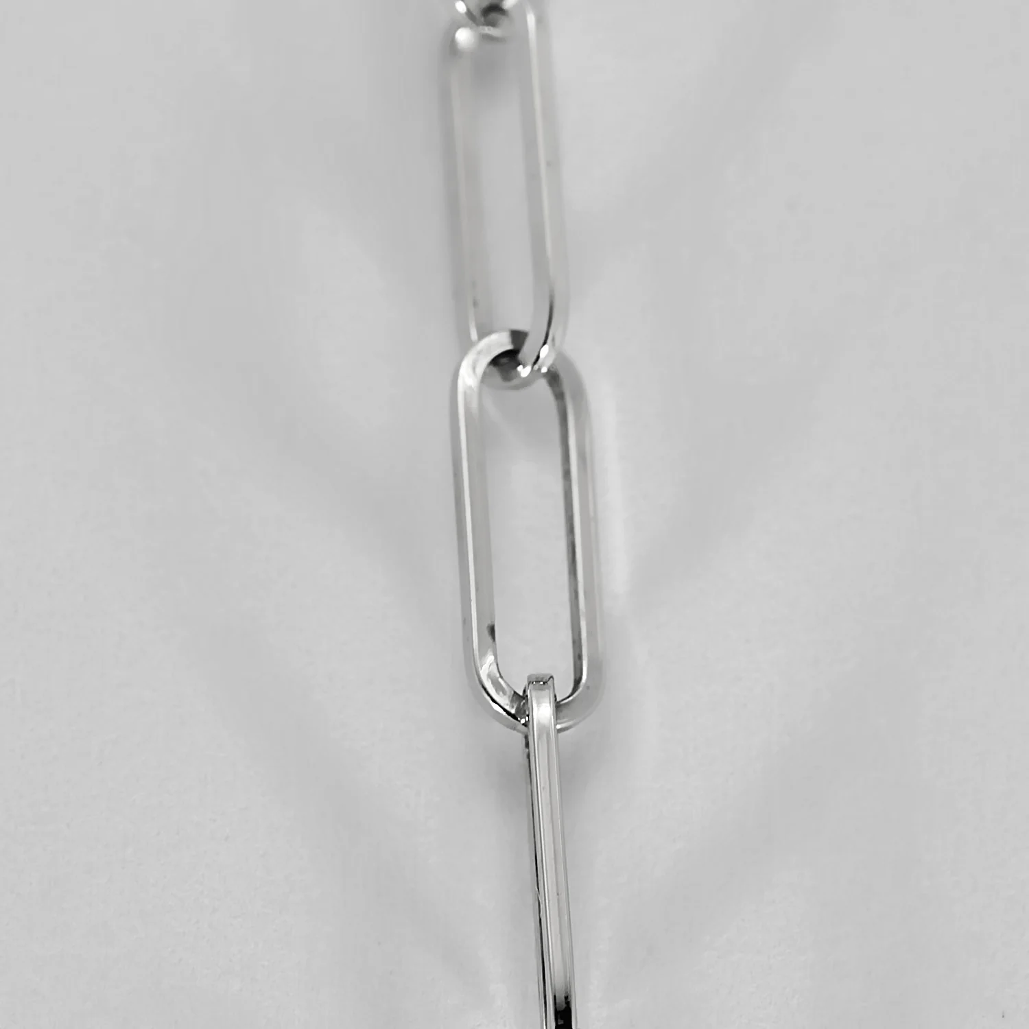 DINH VAN - R10 handcuff necklace in white gold  - Image 5