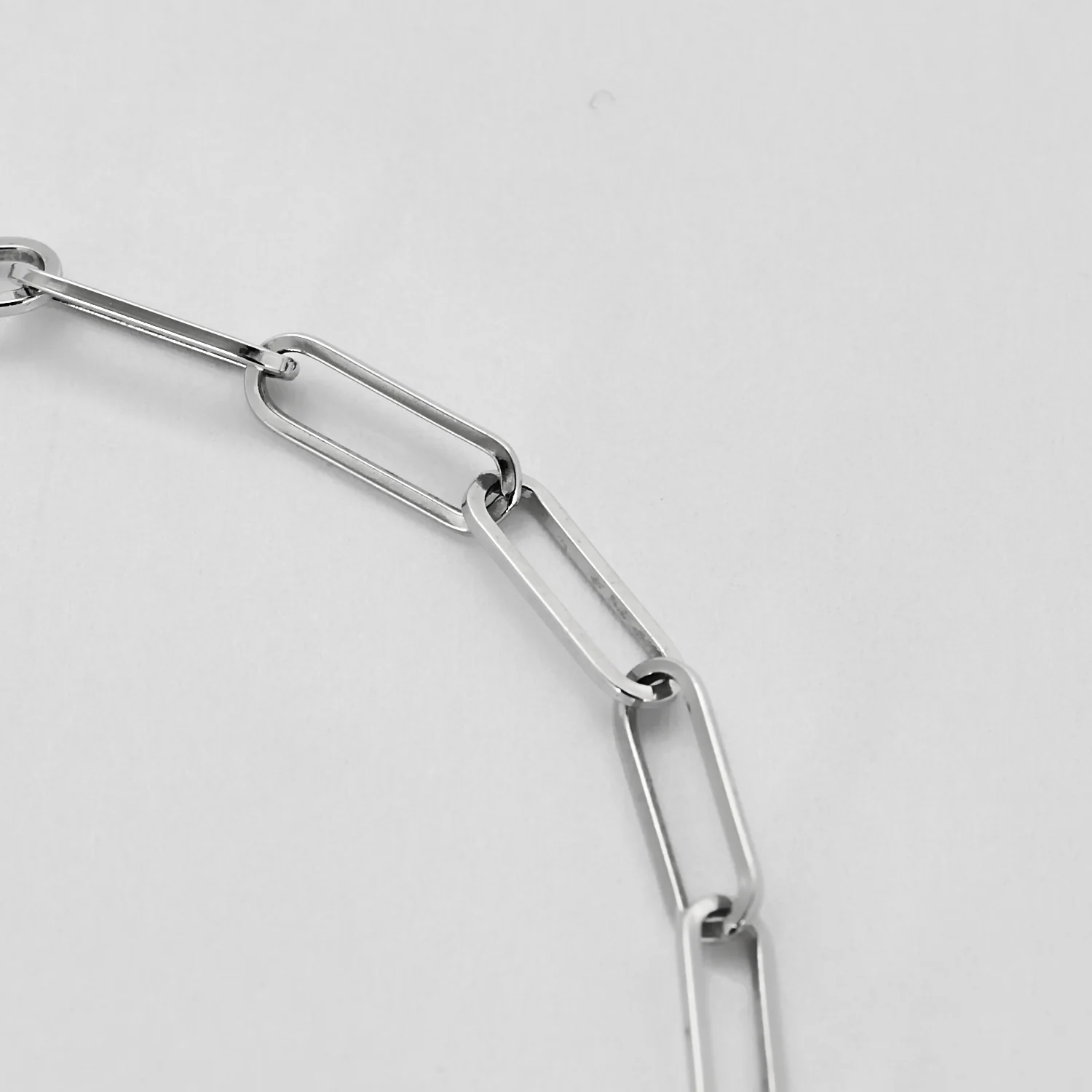 DINH VAN - R10 handcuff necklace in white gold  - Image 6