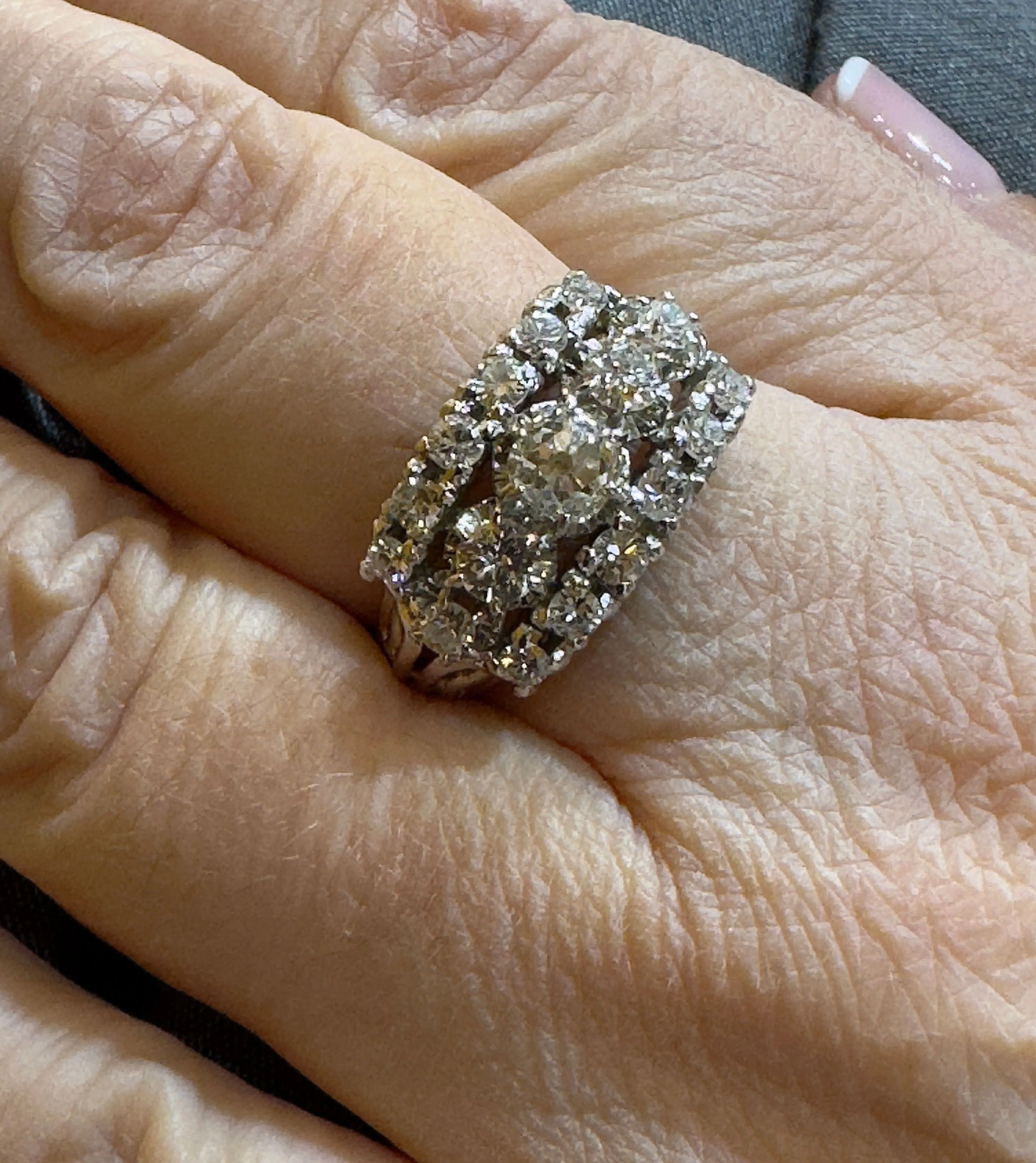 Antique white gold garter ring with diamonds - Image 11