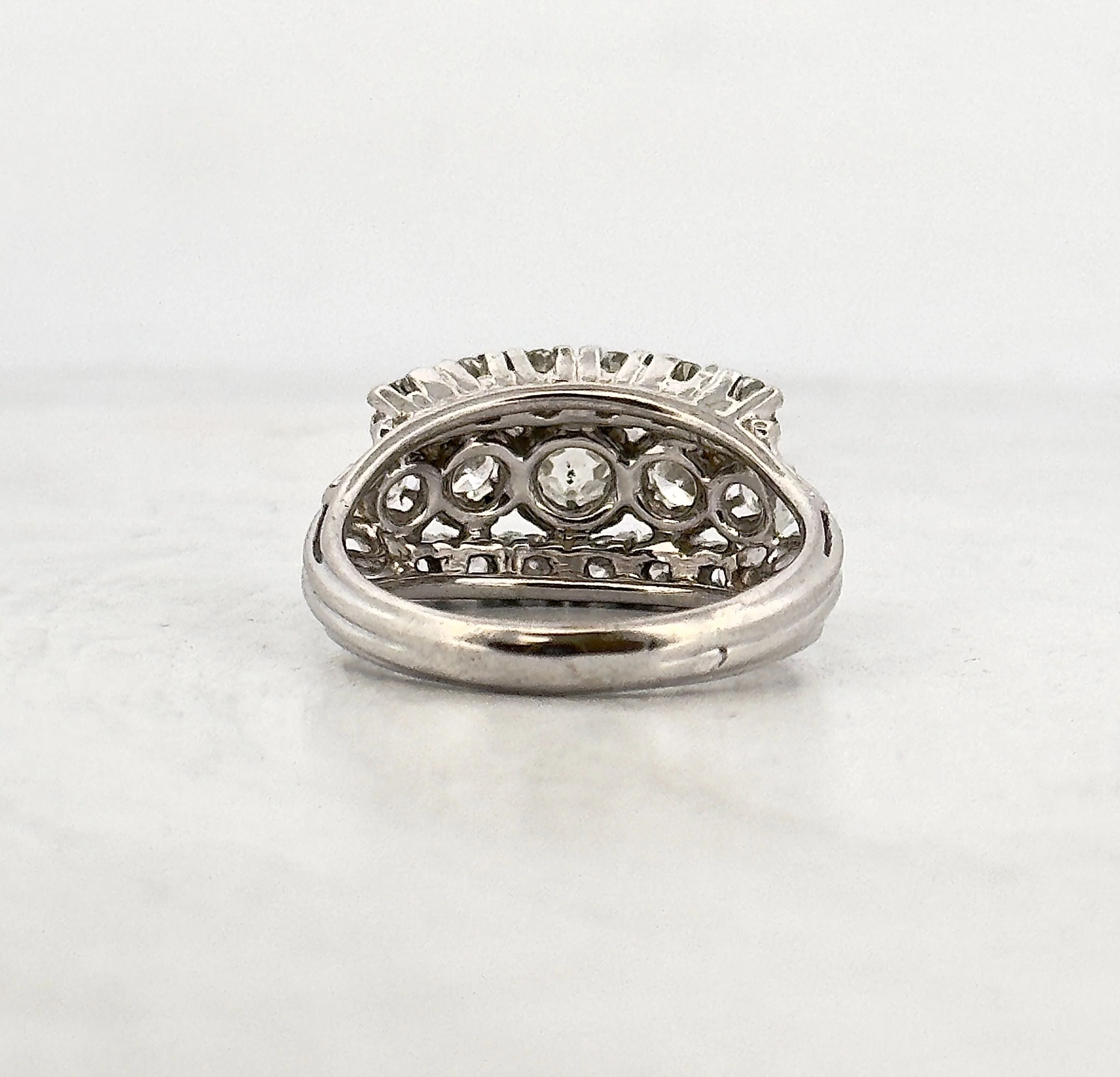 Antique white gold garter ring with diamonds - Image 3