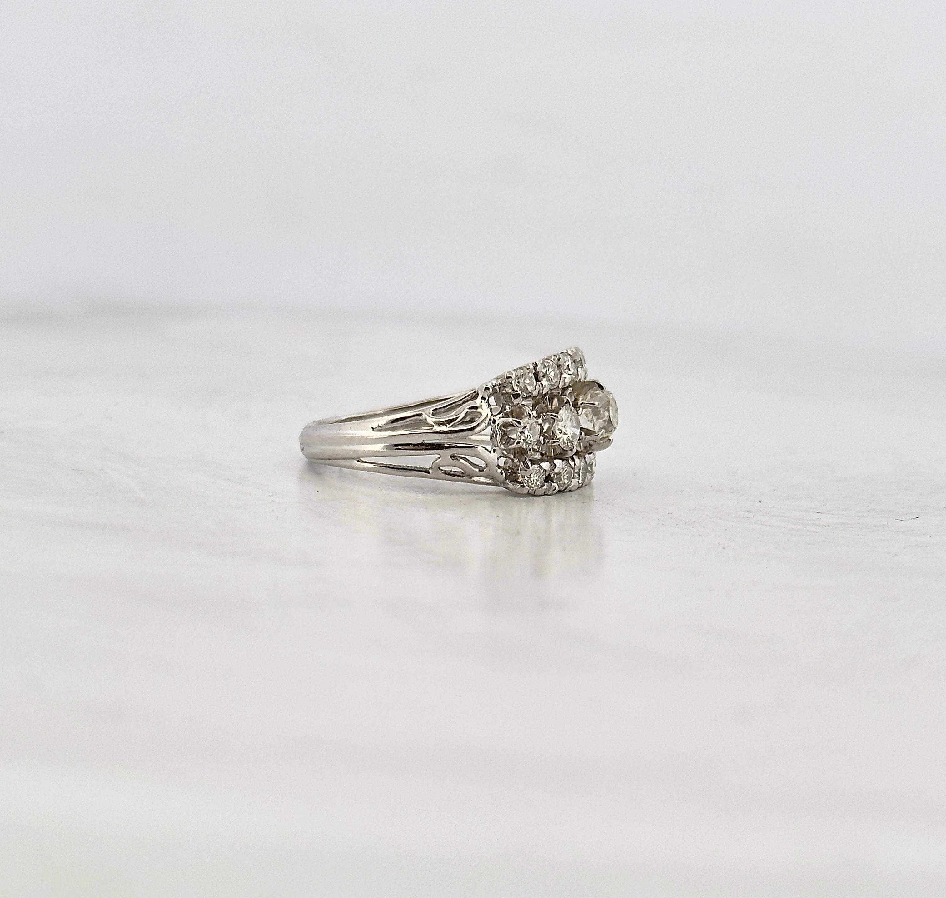 Antique white gold garter ring with diamonds - Image 8