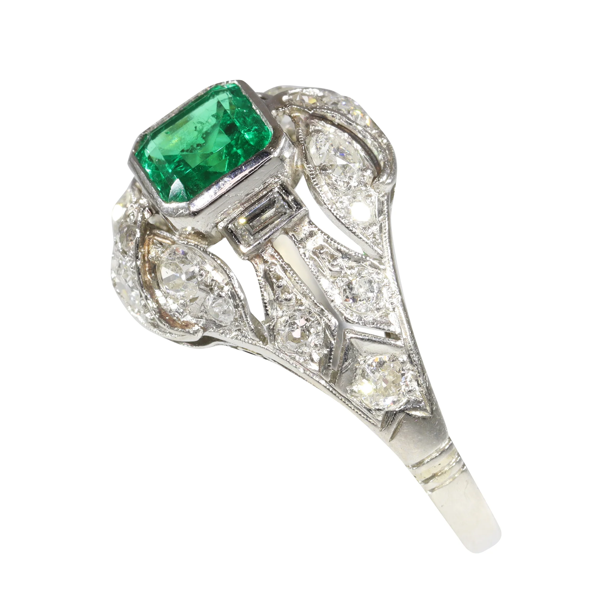 Verdant Vintage: Ring in Colombian emerald and old-cut diamond from 1920  - Image 10