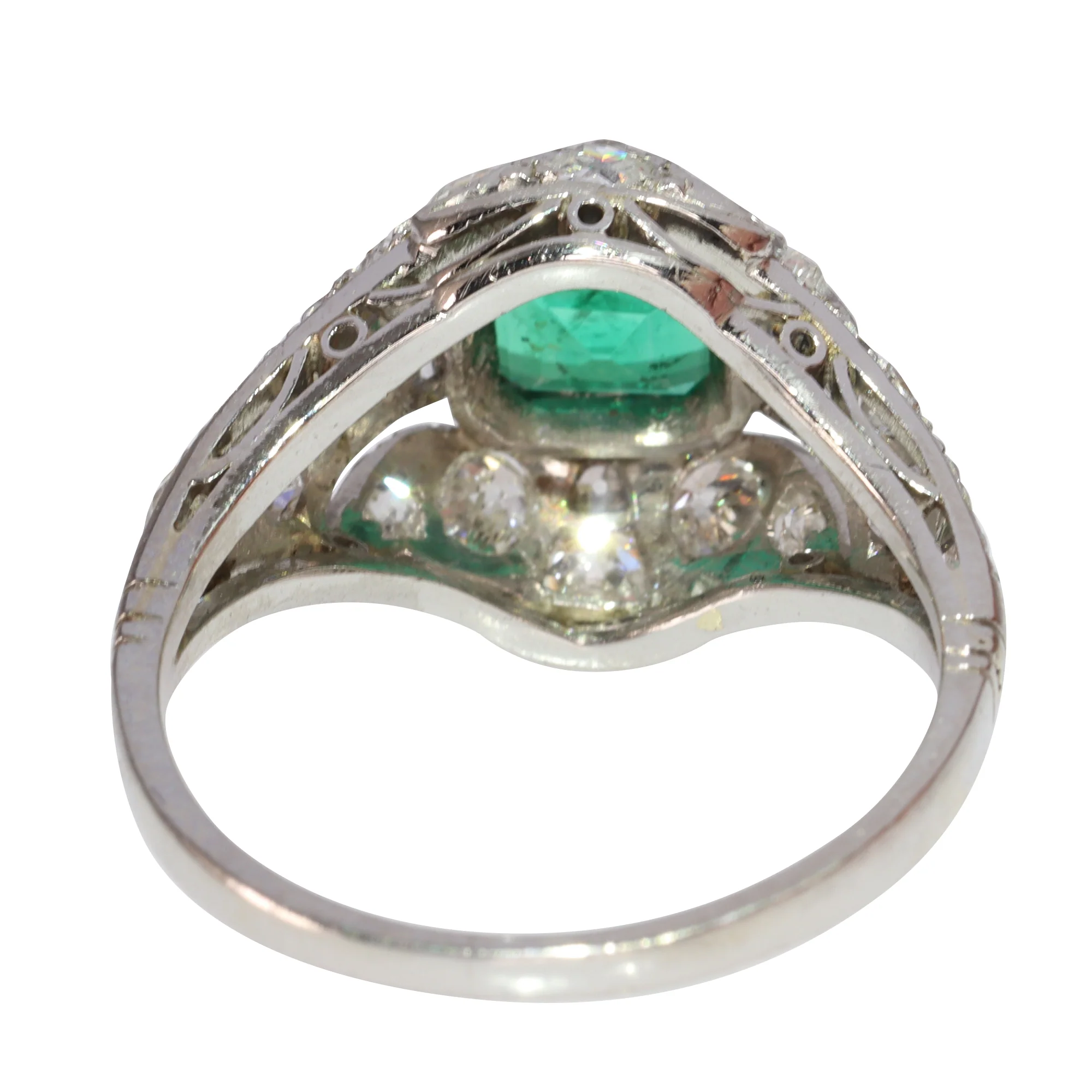 Verdant Vintage: Ring in Colombian emerald and old-cut diamond from 1920  - Image 15