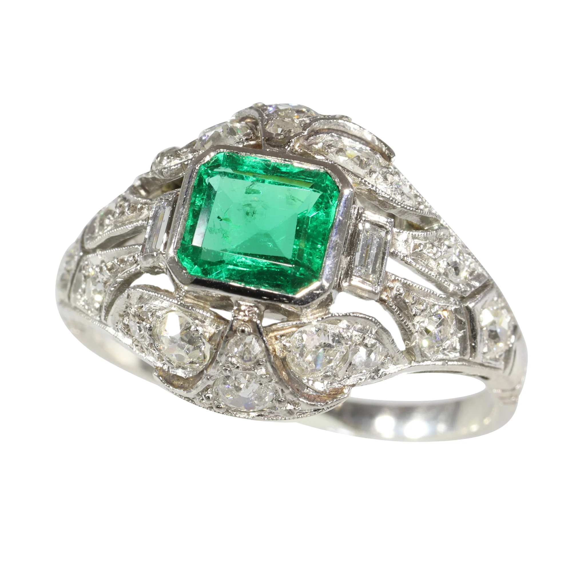 Verdant Vintage: Ring in Colombian emerald and old-cut diamond from 1920  - Image 8