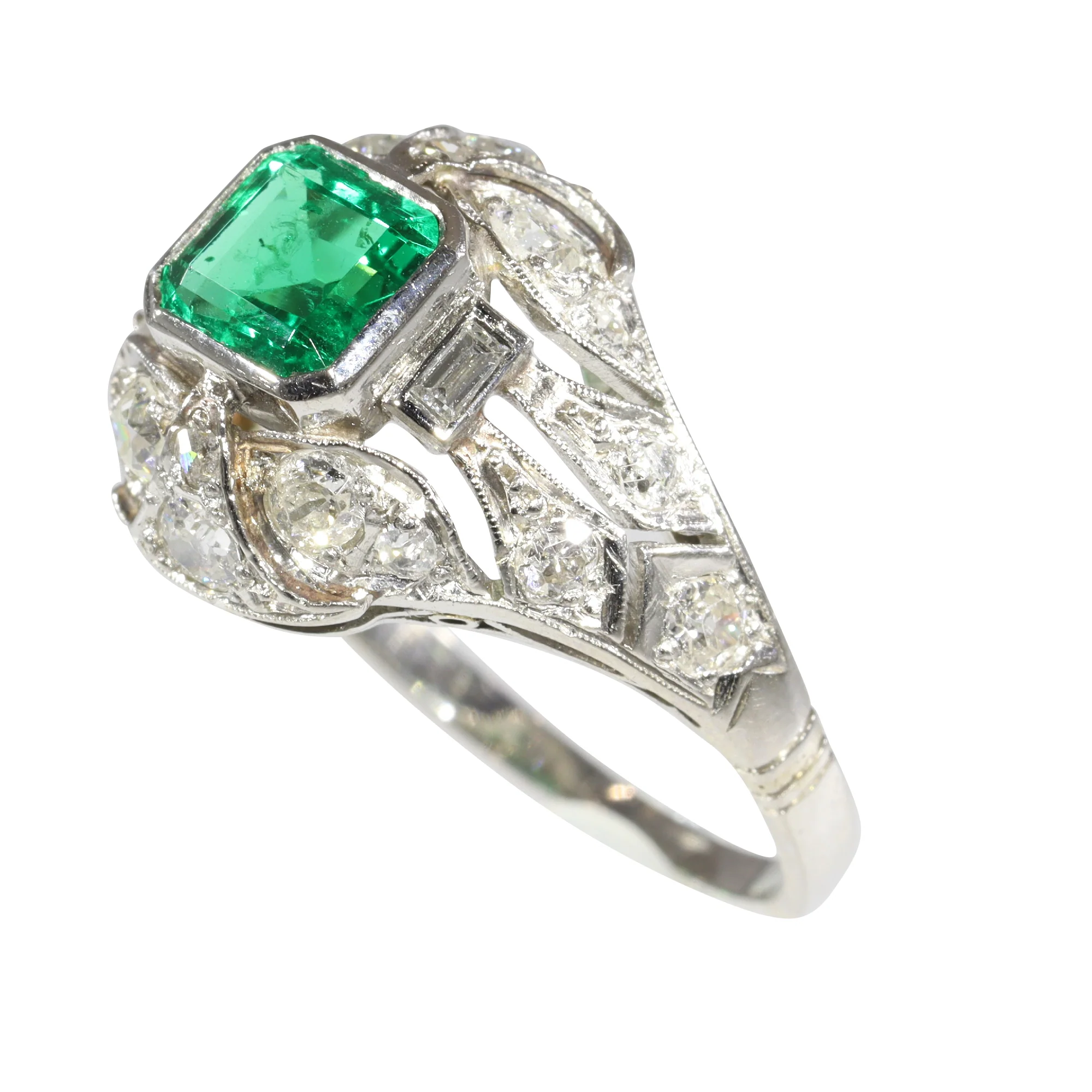 Verdant Vintage: Ring in Colombian emerald and old-cut diamond from 1920  - Image 9