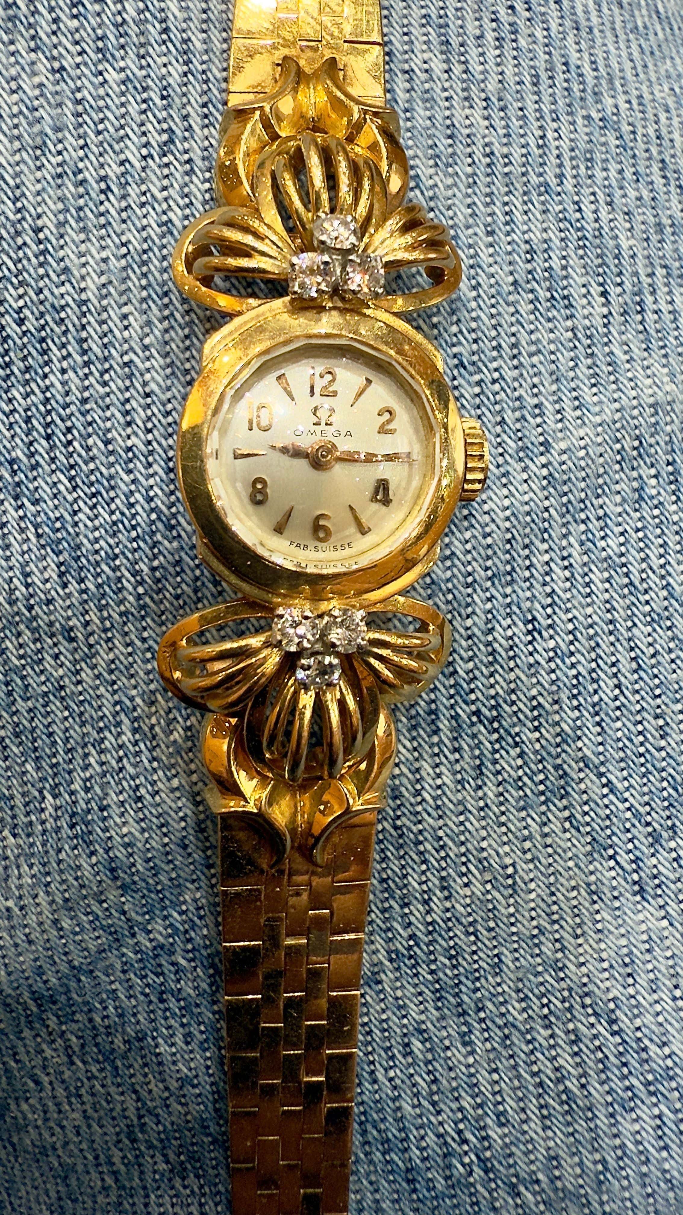 Vintage Omega women's watch in gold and diamonds  - Image 6