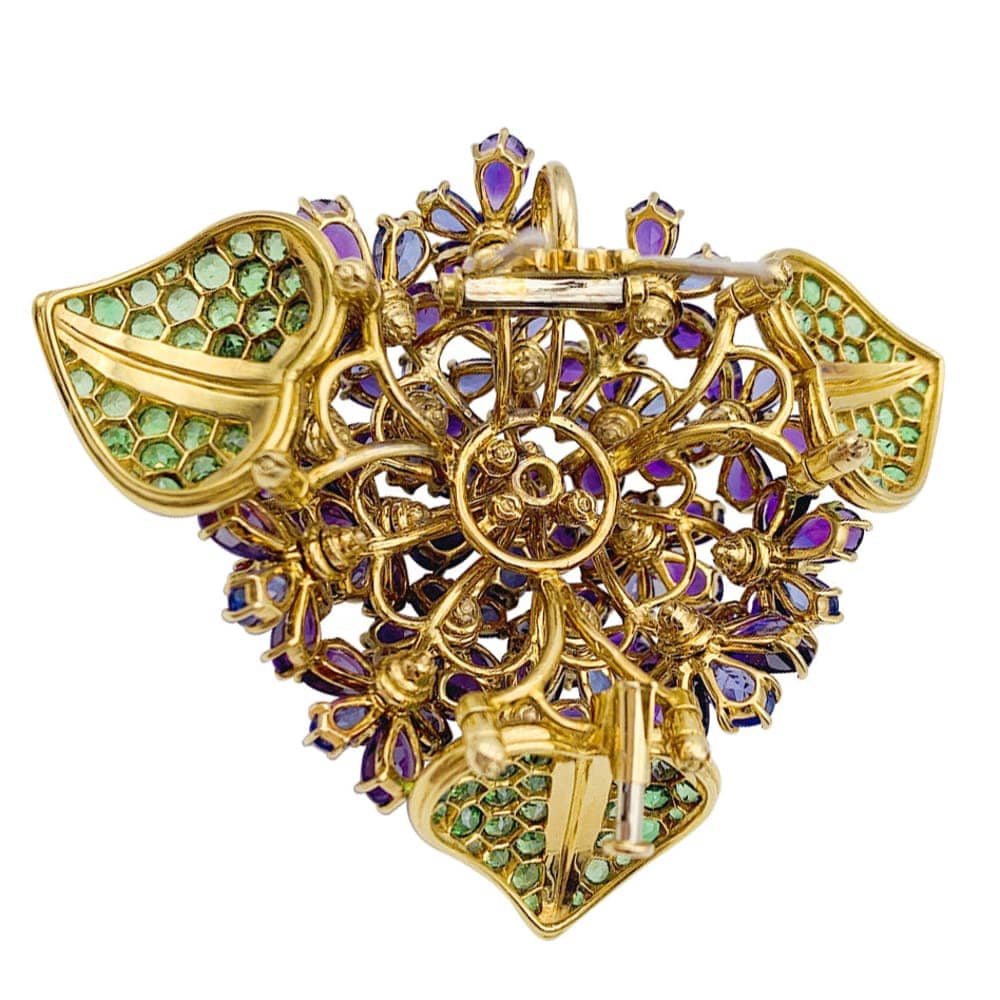 René Boivin clip, “Bouquet de Violettes”, yellow gold, colored gems. - Image 4