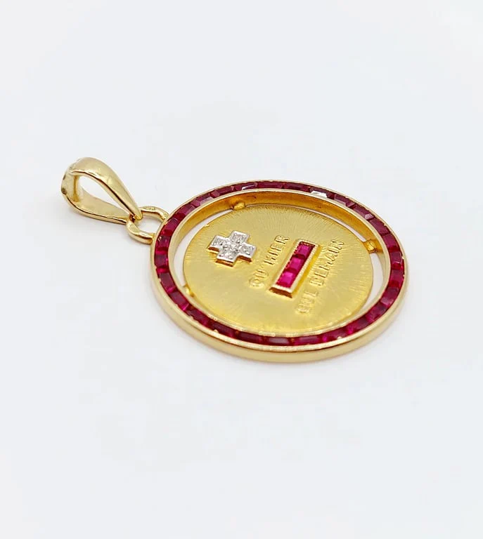 AUGIS - RARE Yellow Gold Love Medal Pendant Calibrated Diamonds and Rubies - Image 5