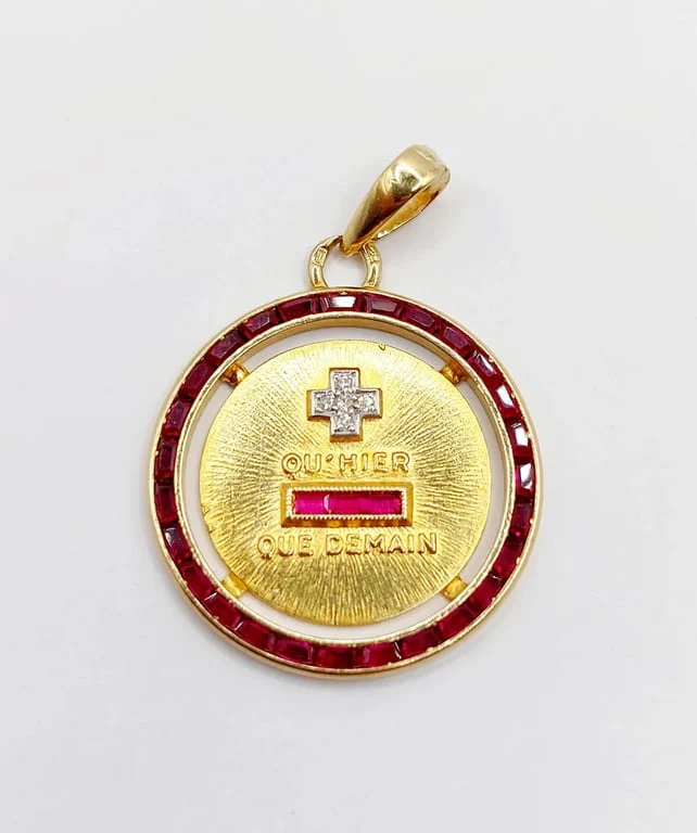 AUGIS - RARE Yellow Gold Love Medal Pendant Calibrated Diamonds and Rubies - Image 8