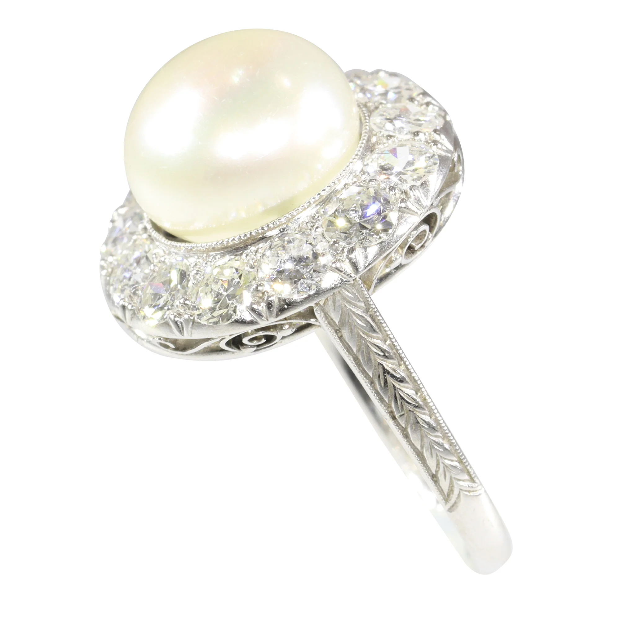 Jewel of the past: a diamond-set engagement ring from the 1930s  - Image 12