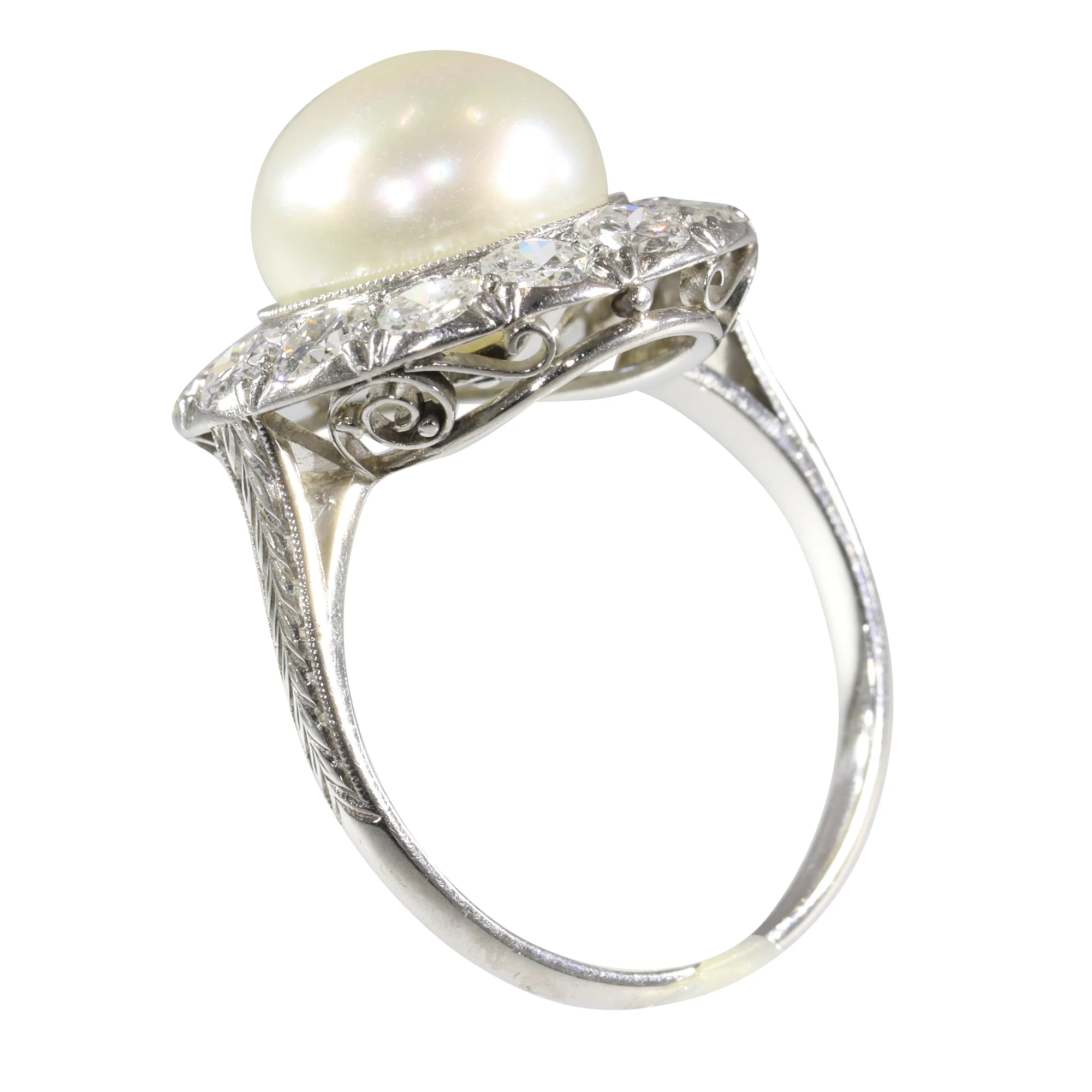 Jewel of the past: a diamond-set engagement ring from the 1930s  - Image 13