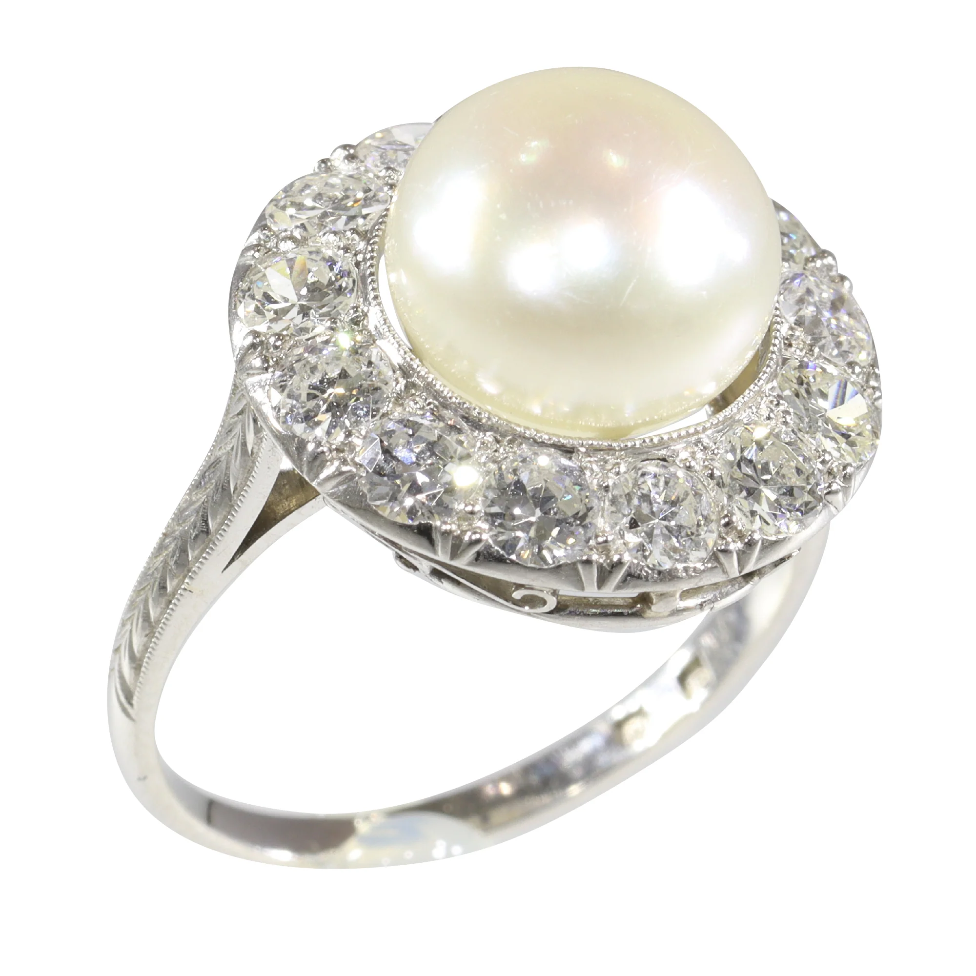 Jewel of the past: a diamond-set engagement ring from the 1930s  - Image 15