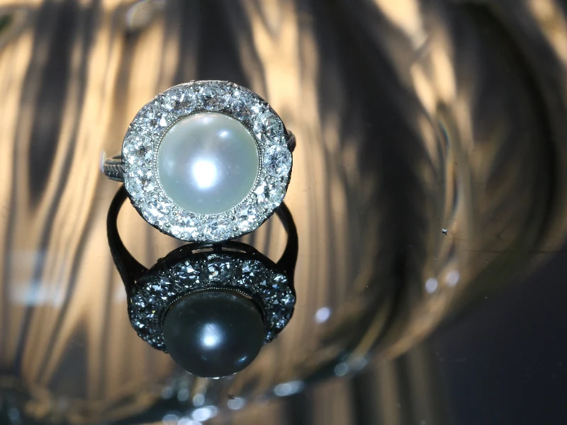 Jewel of the past: a diamond-set engagement ring from the 1930s  - Image 4