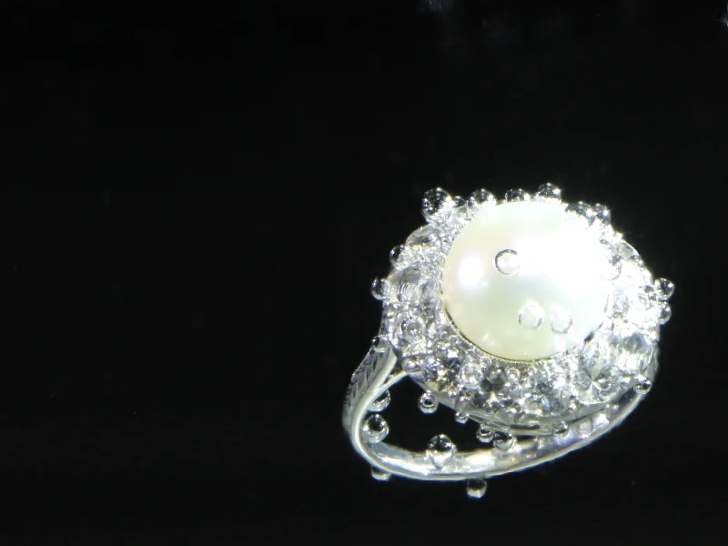 Jewel of the past: a diamond-set engagement ring from the 1930s  - Image 5