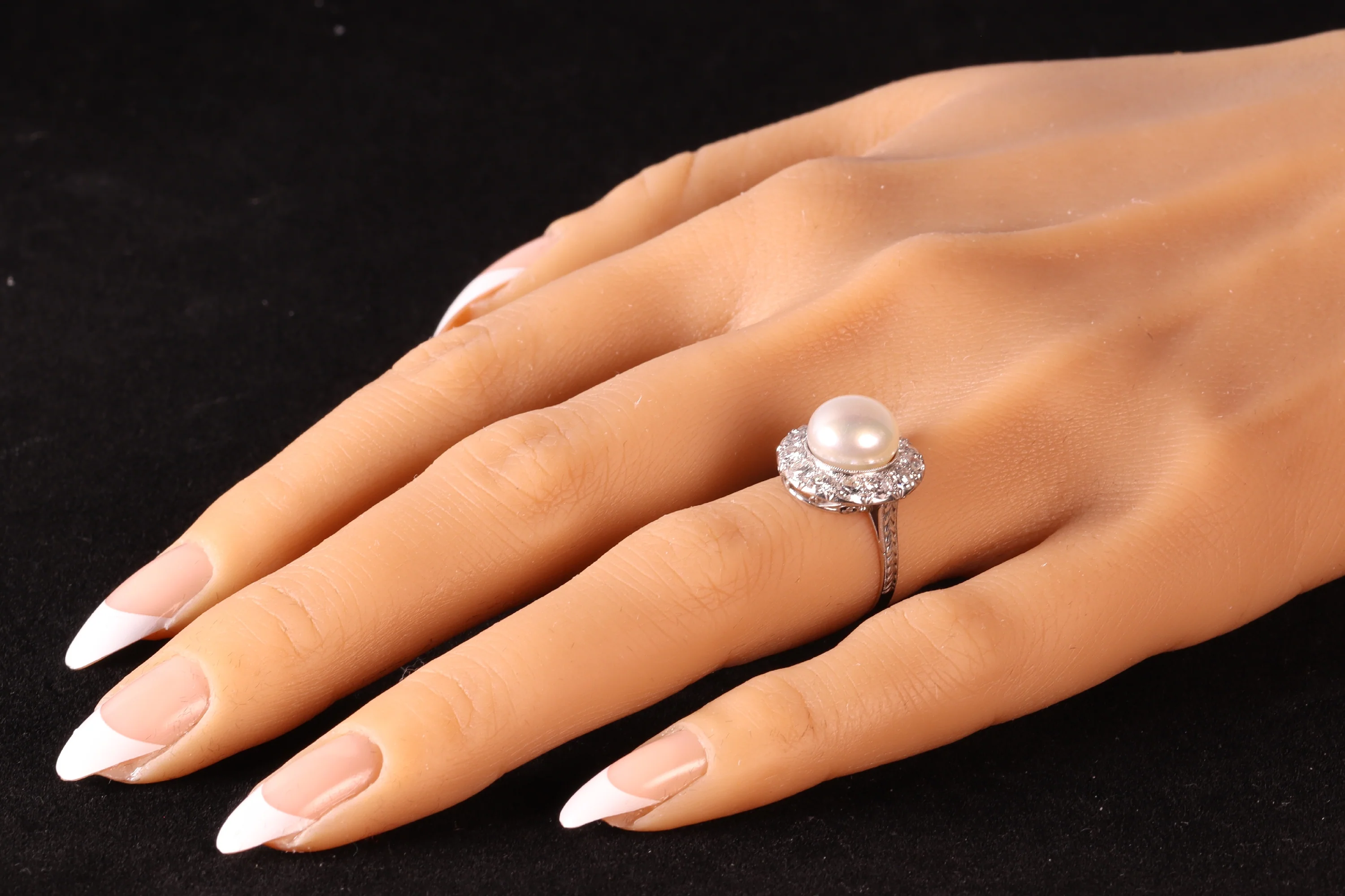 Jewel of the past: a diamond-set engagement ring from the 1930s  - Image 7