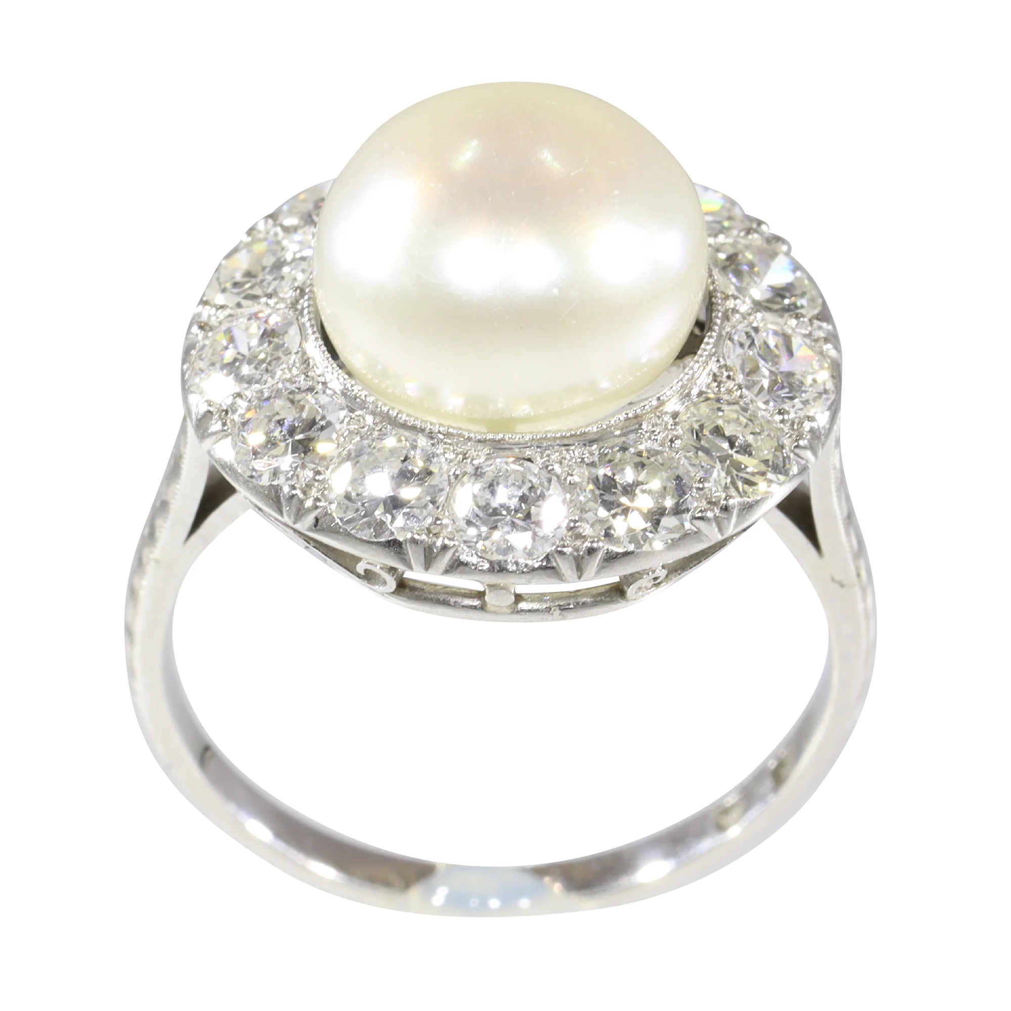 Jewel of the past: a diamond-set engagement ring from the 1930s  - Image 9