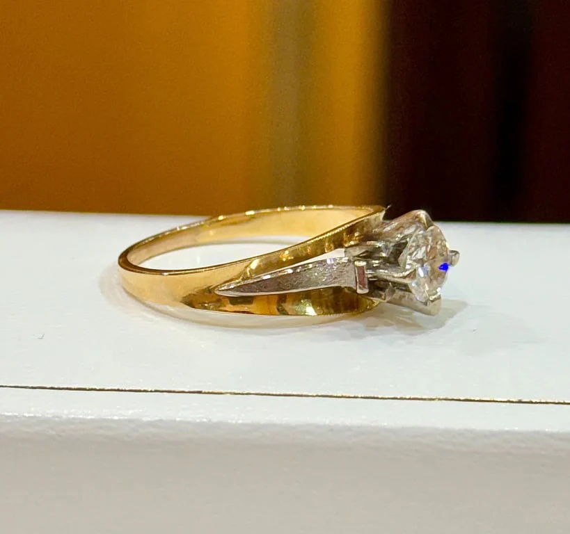 Solitaire two-tone in 18-carat gold and diamond  - Image 11