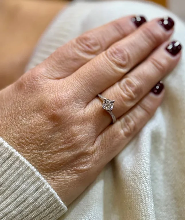 Solitaire wavy in white gold and diamonds  - Image 4