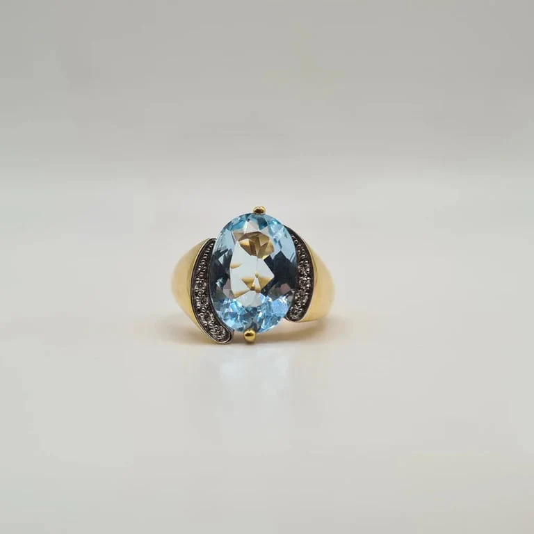 18-carat yellow gold ring set with a blue topaz and diamonds  - Image 4