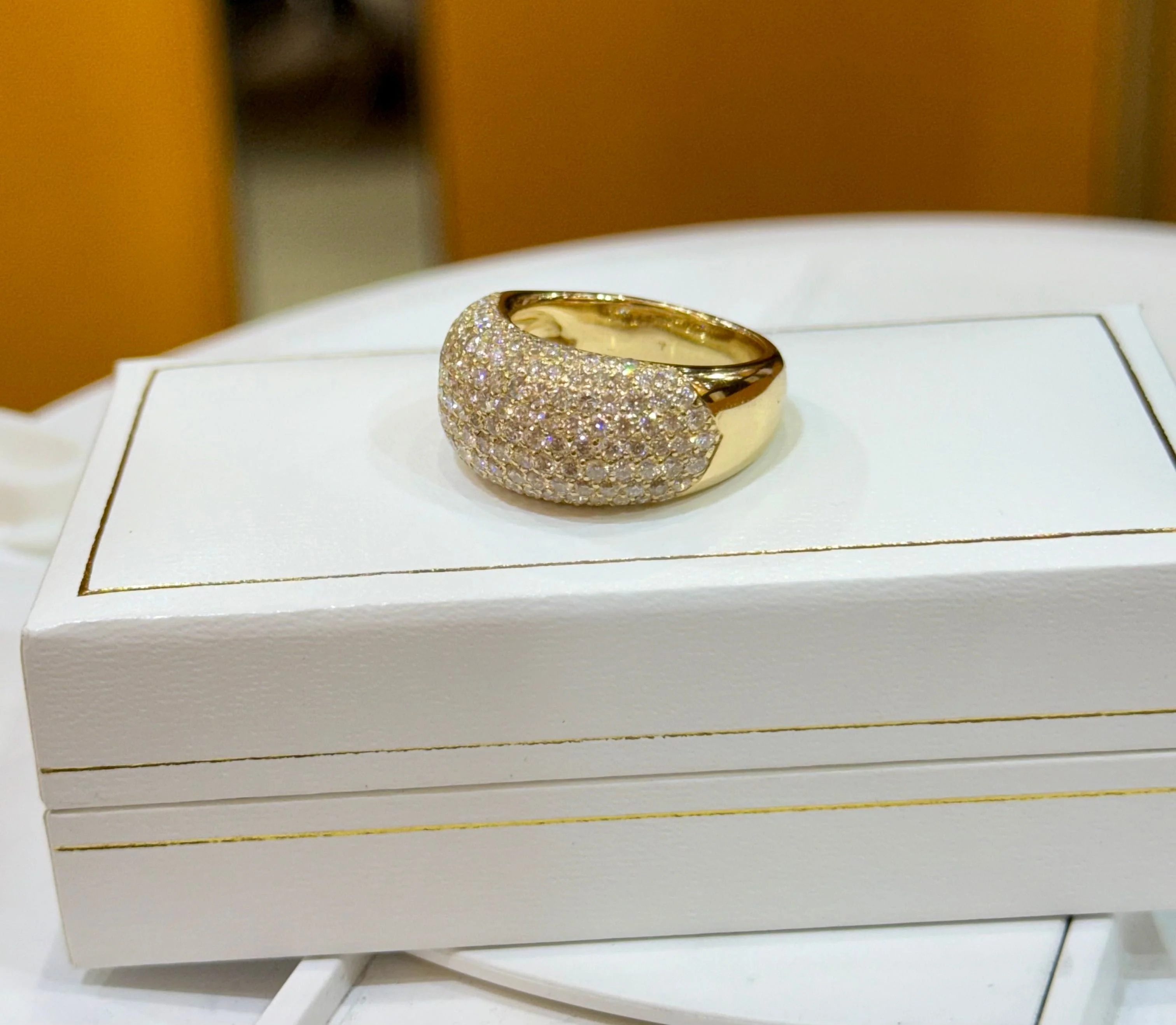 Domed yellow gold ring with diamond pavé  - Image 9