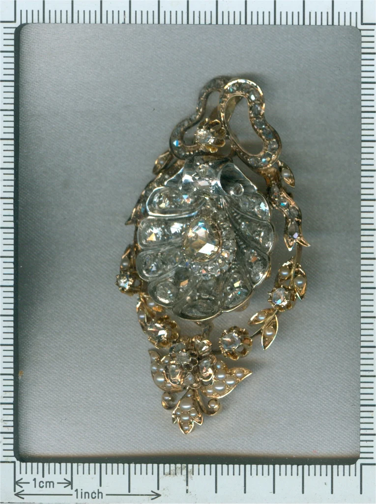 The art of Antiquity: Victorian-style diamond and pearl pendant brooch  - Image 6