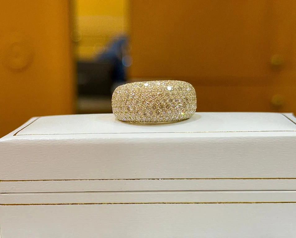 full diamond band ring in 18-carat yellow gold  - Image 10
