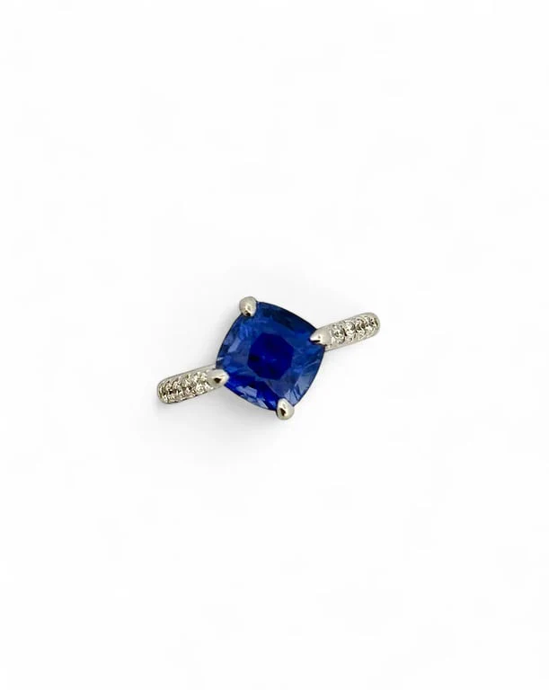 Solitaire in 18k white gold, Ceylon sapphire and diamonds  - Image 6