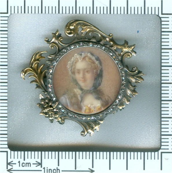 Antique gold brooch: the heritage of Pompadour in Victorian jewelry  - Image 9