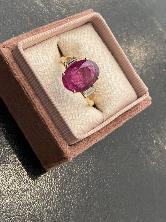 Yellow gold ring, unheated ruby 5.23 carats with Certificate  - Image 4