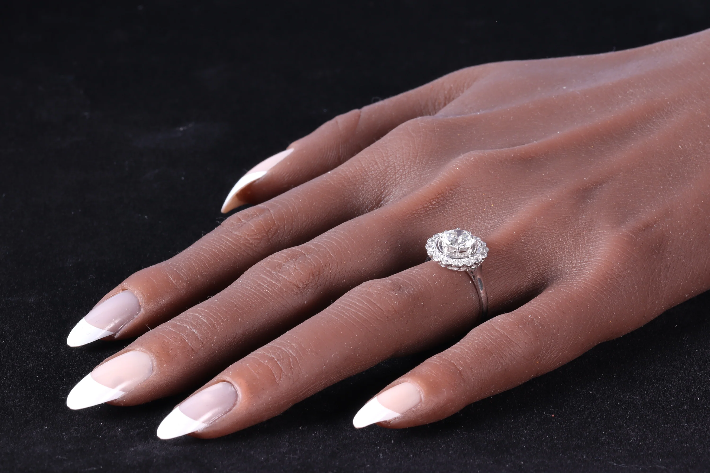 Liens eternal: the decorative diamond ring from the 1920s  - Image 9