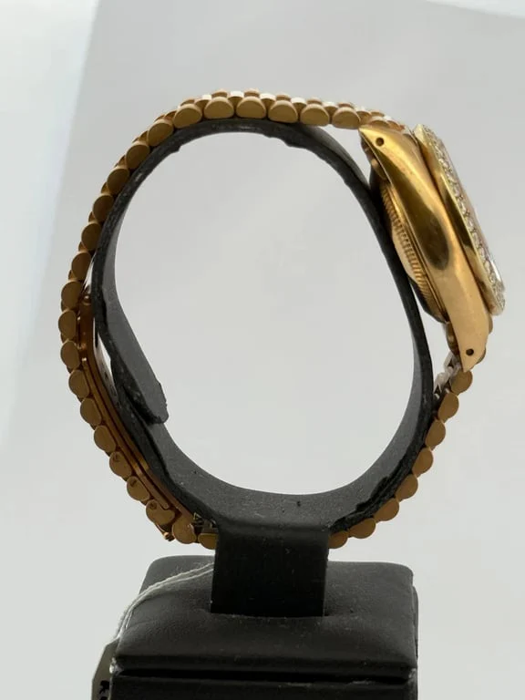 Rolex Oyster Perpetual women's watch in gold and diamonds  - Image 5