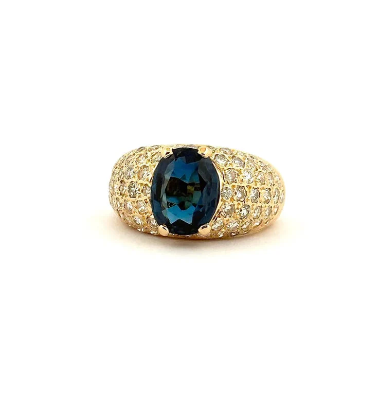 Prestige ring in 18-carat gold with diamonds and oval sapphire  - Image 4