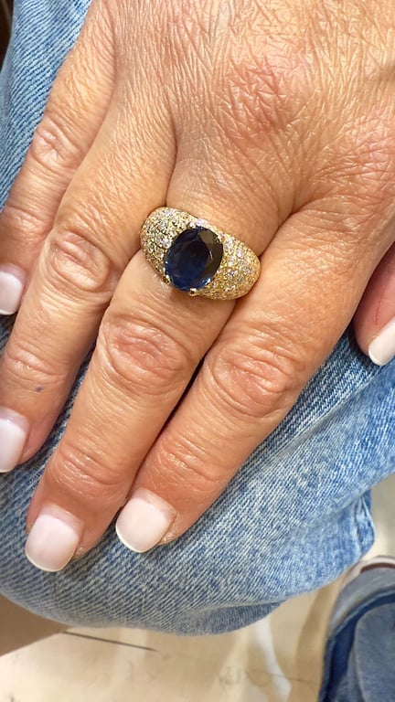 Prestige ring in 18-carat gold with diamonds and oval sapphire  - Image 6